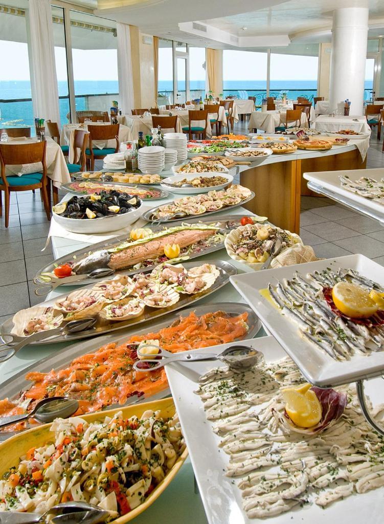 Hotel Majestic Gabicce Mare Kültér fotó