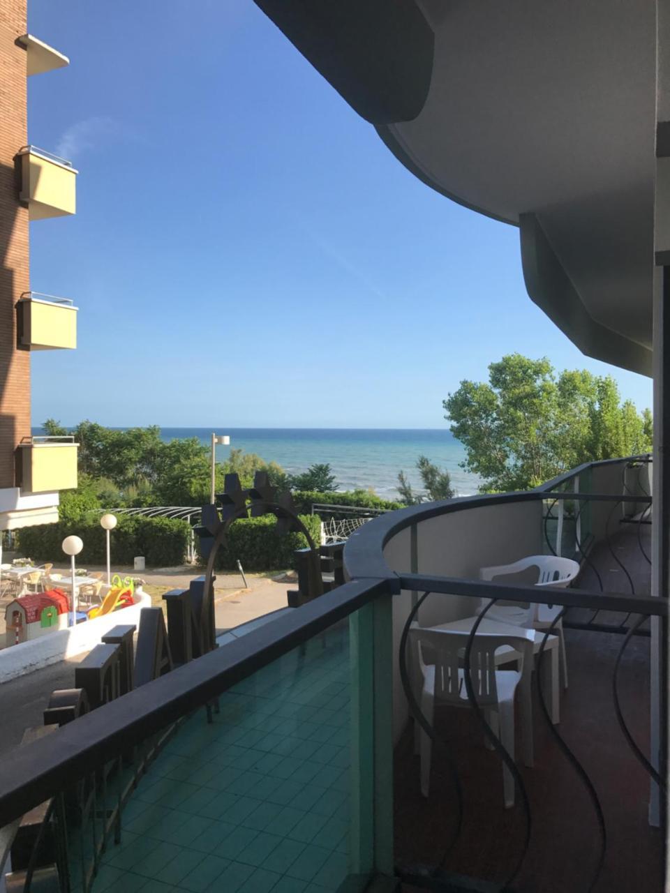 Hotel Majestic Gabicce Mare Kültér fotó